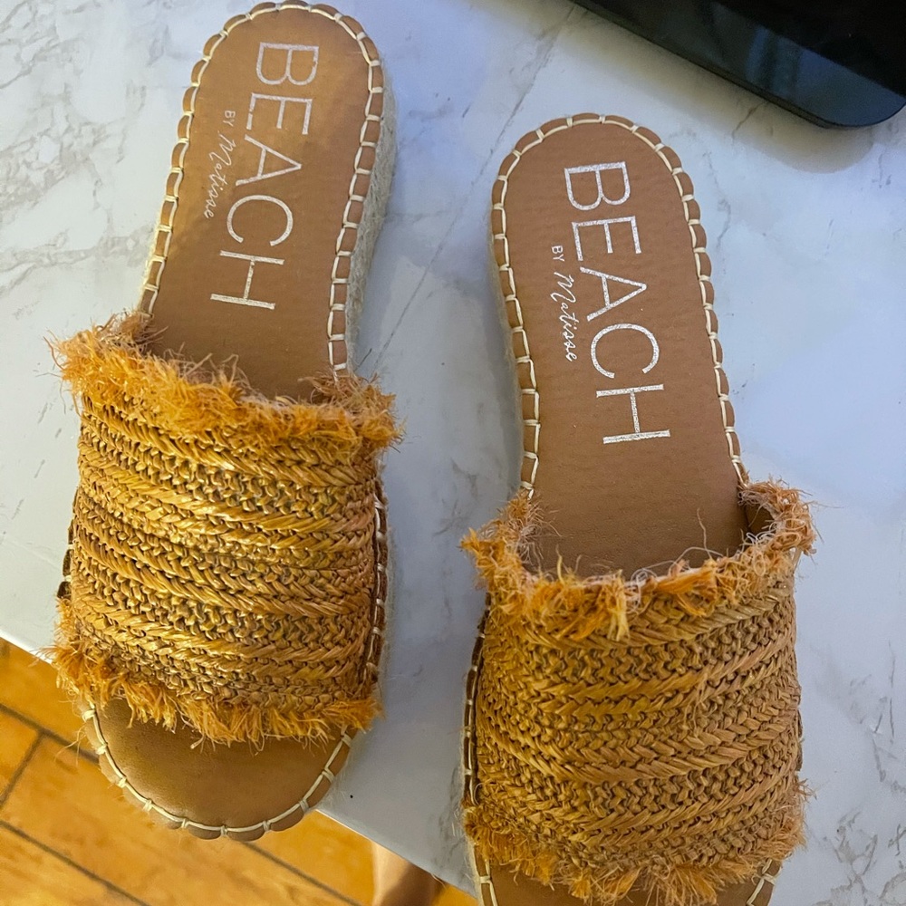 Beach orange platform slippers